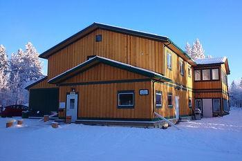 Hot Springs Campground & Hostel Upper Laberge Buitenkant foto